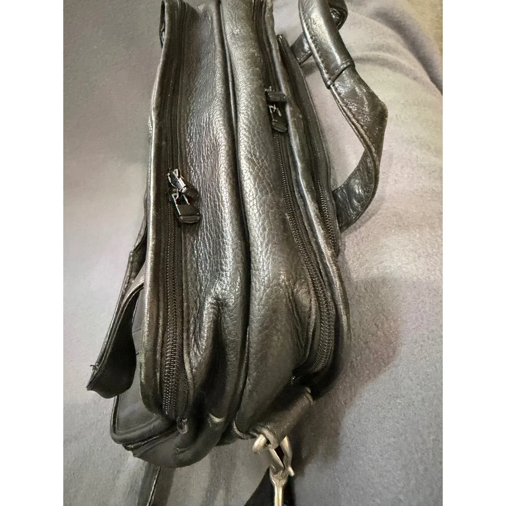 Wilson Black Pebbled Leather Expandable Laptop Briefcase Messenger Bag Office
